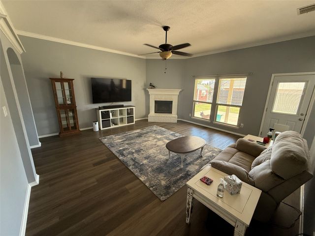 963 Redfish Drive, Burleson, TX 76028
