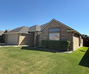 963 Redfish Drive, Burleson, TX 76028