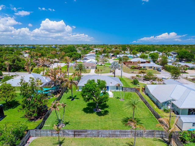 5064 SE Horseshoe Point Road, Stuart, FL 34997