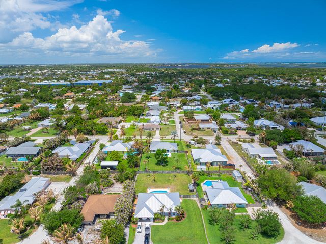 5064 SE Horseshoe Point Road, Stuart, FL 34997