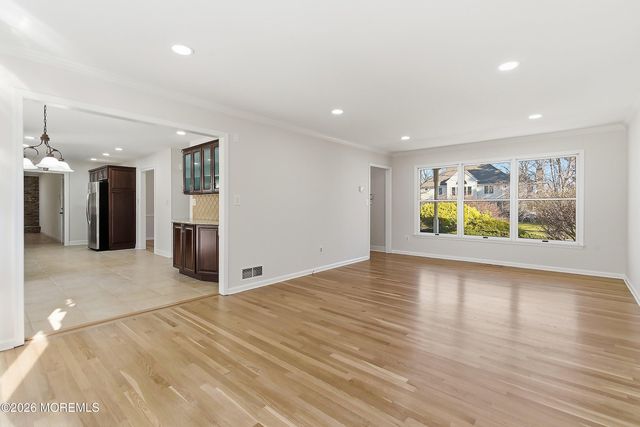 7 Shire Way, Middletown, NJ 07748