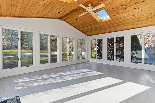 7 Shire Way, Middletown, NJ 07748