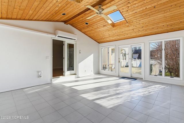 7 Shire Way, Middletown, NJ 07748