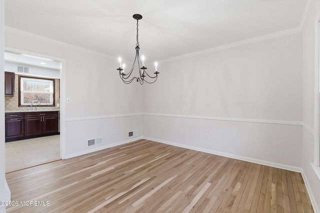 7 Shire Way, Middletown, NJ 07748