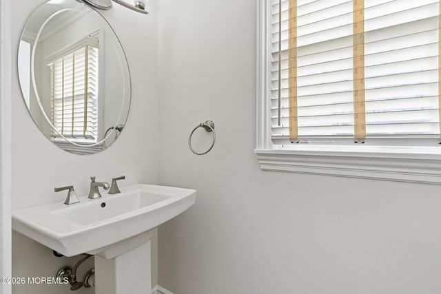 7 Shire Way, Middletown, NJ 07748