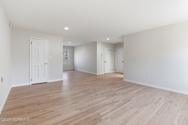 7 Shire Way, Middletown, NJ 07748