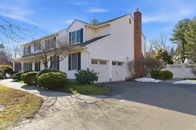 7 Shire Way, Middletown, NJ 07748