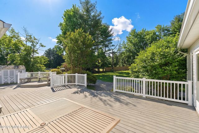 7 Shire Way, Middletown, NJ 07748