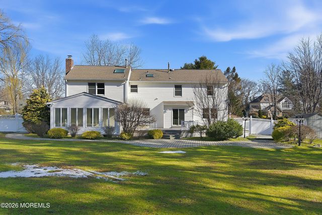 7 Shire Way, Middletown, NJ 07748