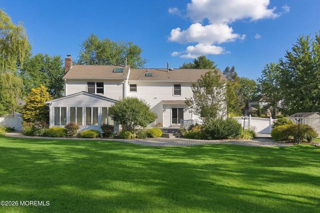 7 Shire Way, Middletown, NJ 07748