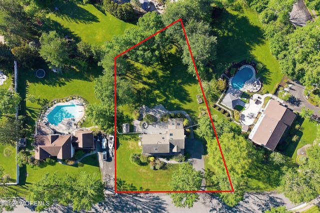 7 Shire Way, Middletown, NJ 07748