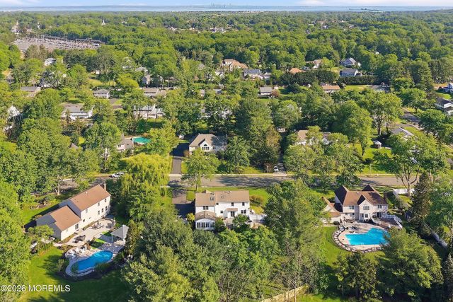 7 Shire Way, Middletown, NJ 07748