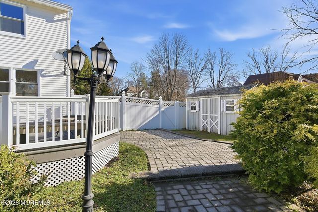 7 Shire Way, Middletown, NJ 07748