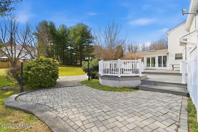 7 Shire Way, Middletown, NJ 07748