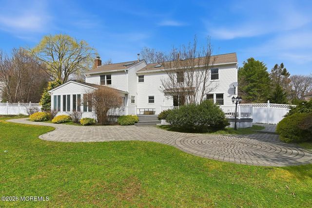 7 Shire Way, Middletown, NJ 07748