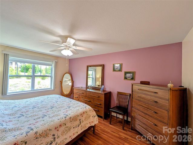 65 Foxden Drive 201, Fletcher, NC 28732