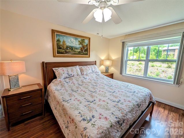 65 Foxden Drive 201, Fletcher, NC 28732