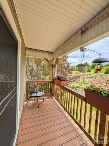 65 Foxden Drive 201, Fletcher, NC 28732