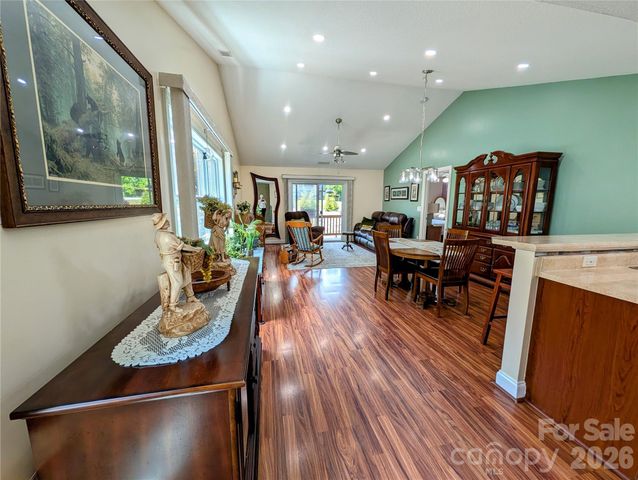 65 Foxden Drive 201, Fletcher, NC 28732