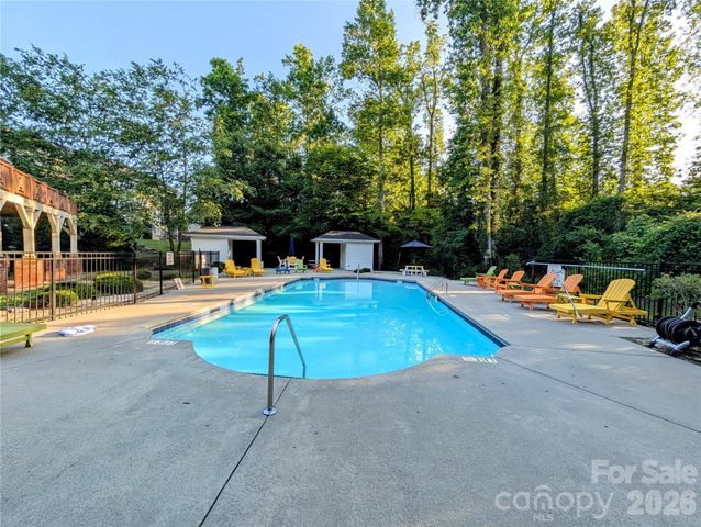 65 Foxden Drive 201, Fletcher, NC 28732