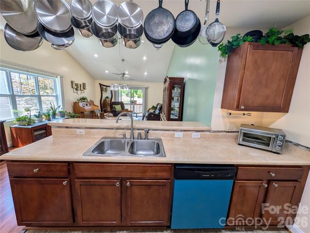 65 Foxden Drive 201, Fletcher, NC 28732