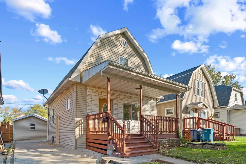 1115 Hawthorne Avenue, Waterloo, IA 50702