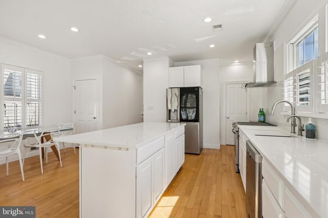 228 S MAIN ST, Pennington, NJ 08534