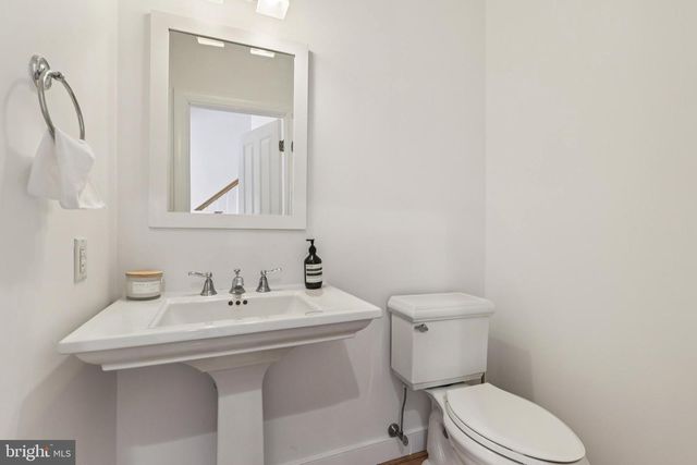 228 S MAIN ST, Pennington, NJ 08534