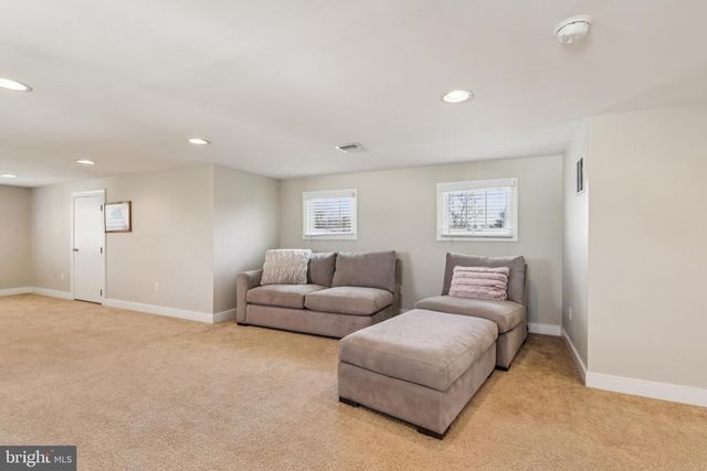 228 S MAIN ST, Pennington, NJ 08534