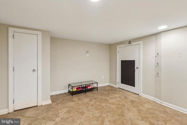 228 S MAIN ST, Pennington, NJ 08534