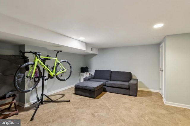 228 S MAIN ST, Pennington, NJ 08534