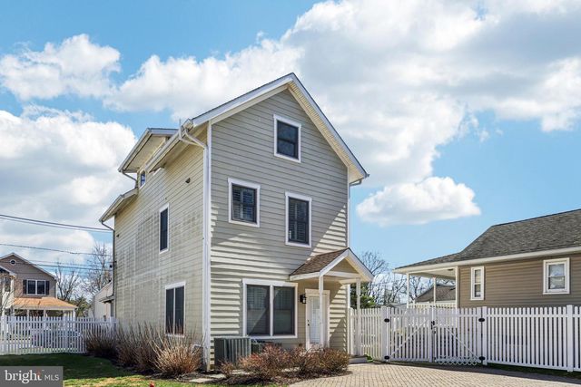 228 S MAIN ST, Pennington, NJ 08534