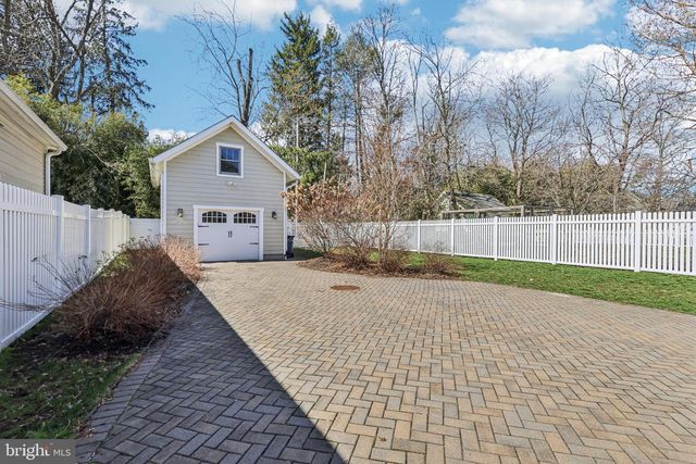 228 S MAIN ST, Pennington, NJ 08534