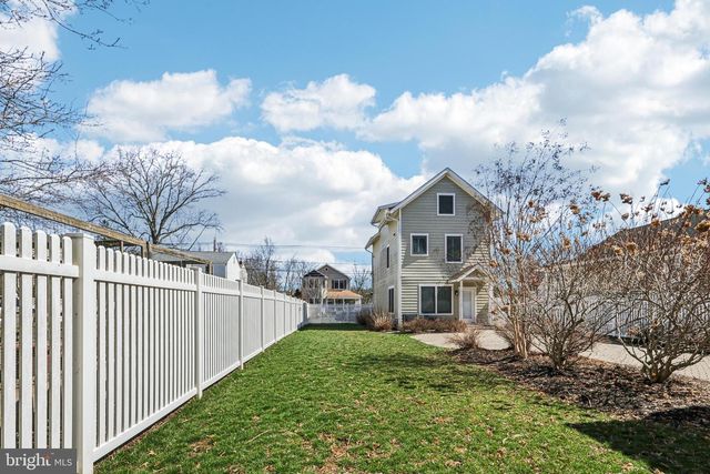 228 S MAIN ST, Pennington, NJ 08534