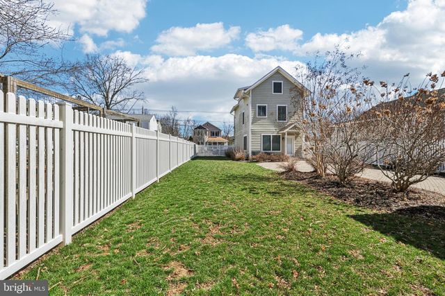 228 S MAIN ST, Pennington, NJ 08534