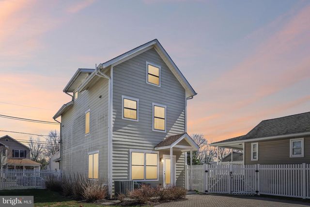 228 S MAIN ST, Pennington, NJ 08534