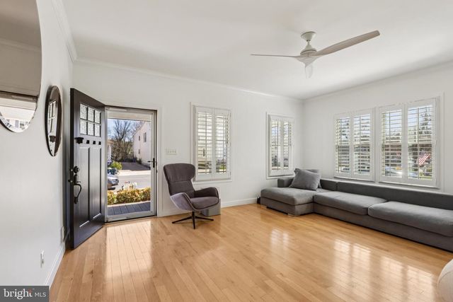 228 S MAIN ST, Pennington, NJ 08534