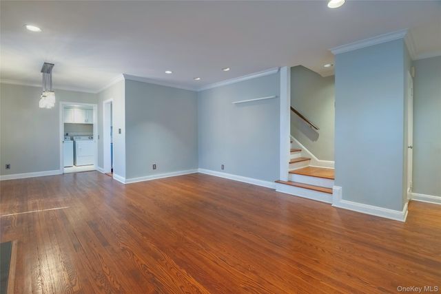 172 Hillside Avenue, Manhasset, NY 11030