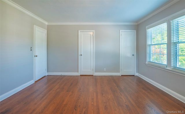 172 Hillside Avenue, Manhasset, NY 11030
