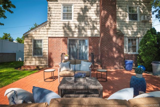 172 Hillside Avenue, Manhasset, NY 11030