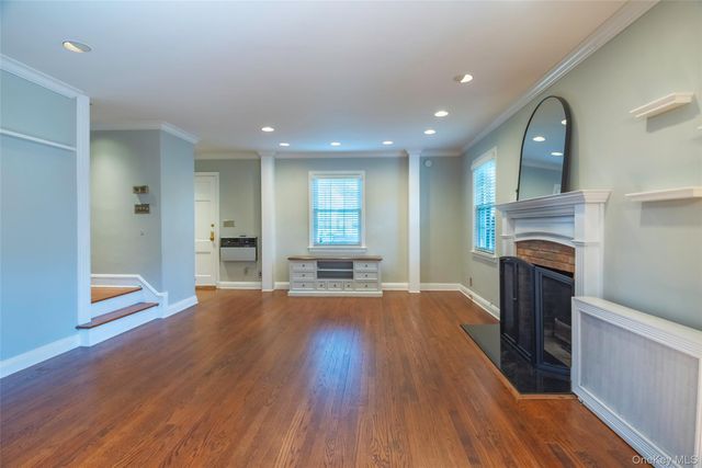 172 Hillside Avenue, Manhasset, NY 11030