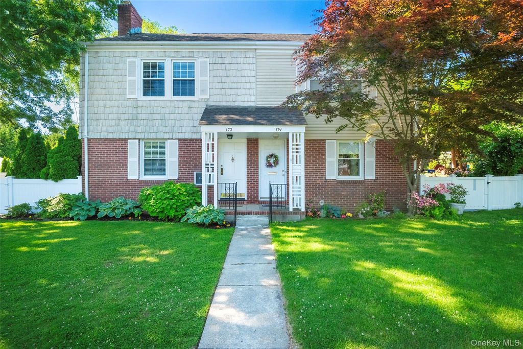 172 Hillside Avenue, Manhasset, NY 11030
