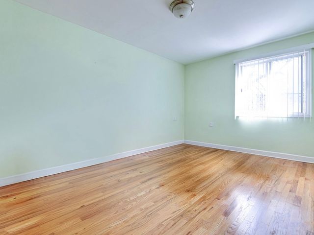 615 Quincy Bridge Lane 201, Glenview, IL 60025