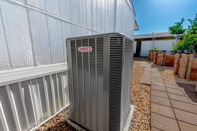 1300 W Menlo 155, Hemet, CA 92543