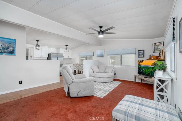 1300 W Menlo 155, Hemet, CA 92543