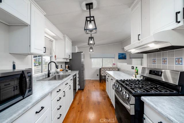 1300 W Menlo 155, Hemet, CA 92543