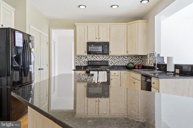 183 PEBBLE BEACH, Charles Town, WV 25414