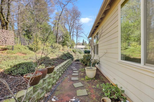 120 Starling Cir, Grass Valley, CA 95945