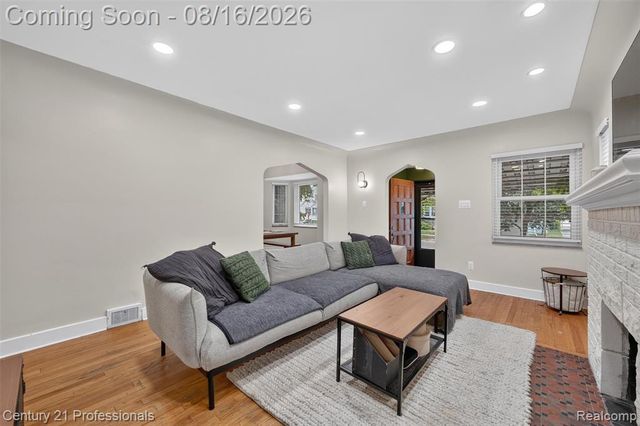 310 W Chesterfield Street, Ferndale, MI 48220