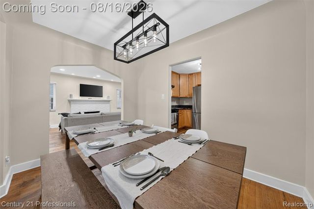 310 W Chesterfield Street, Ferndale, MI 48220